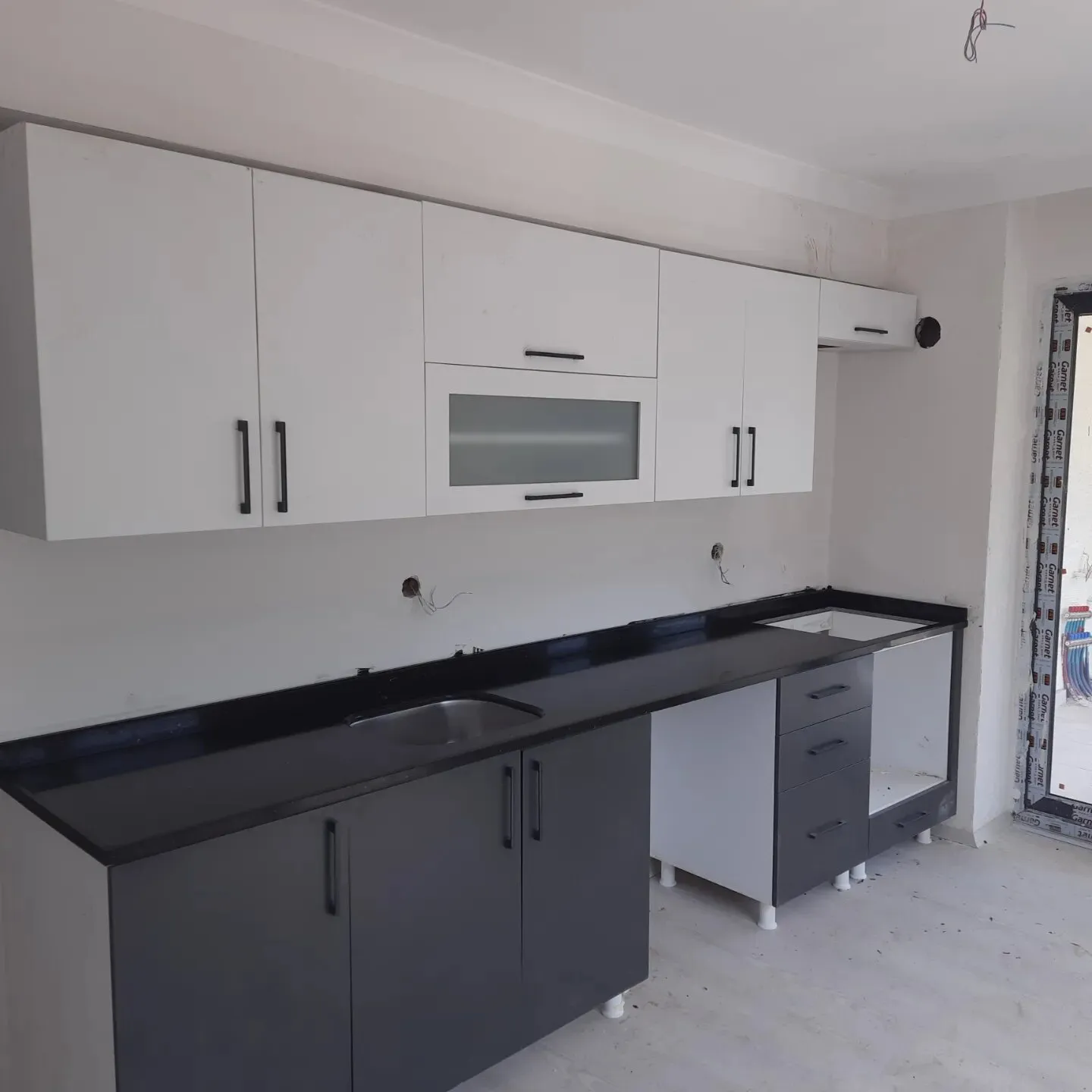 Atılım Sitesi dairelerinde mutfak tezgahı