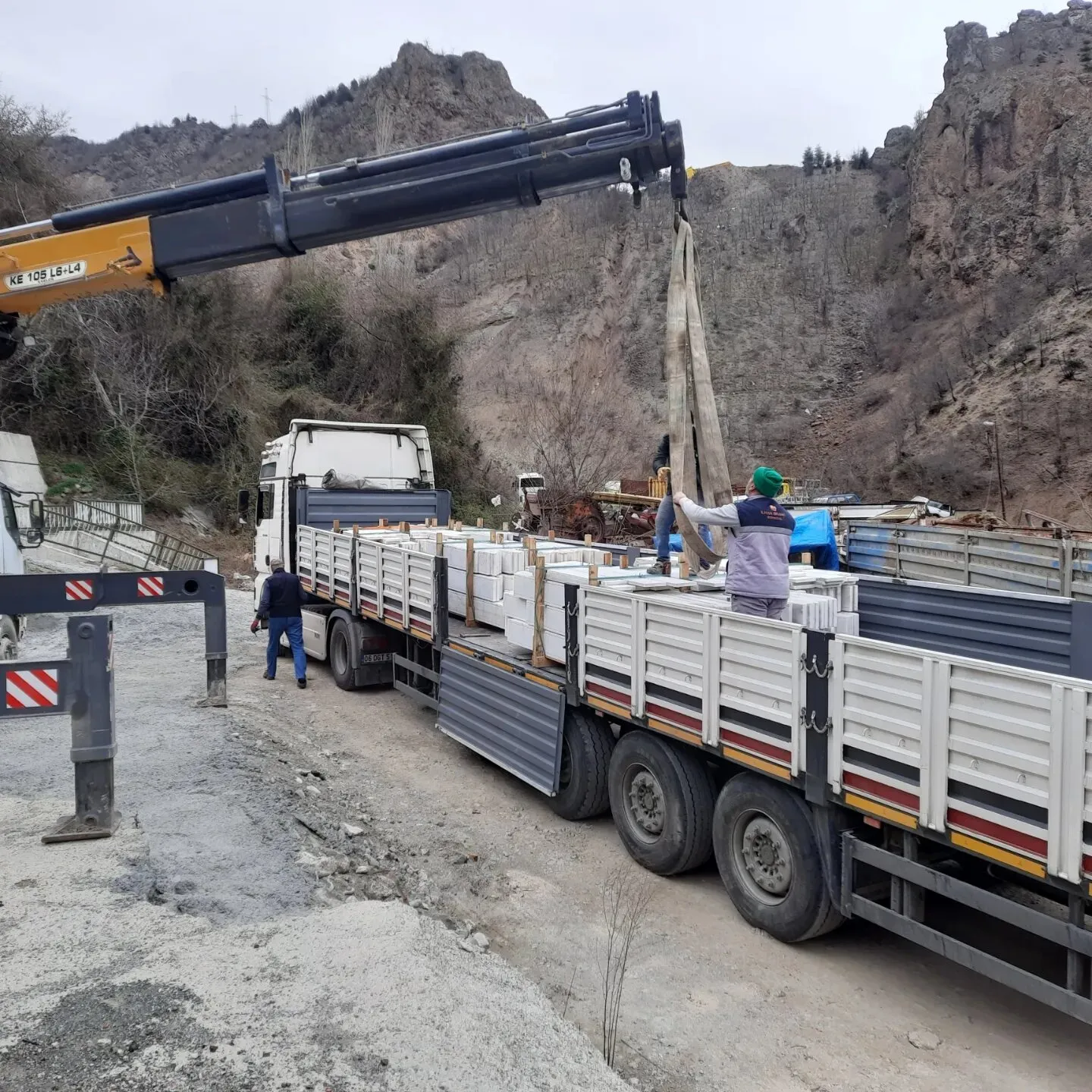 Muğla mermeri bloklar ve yükleme